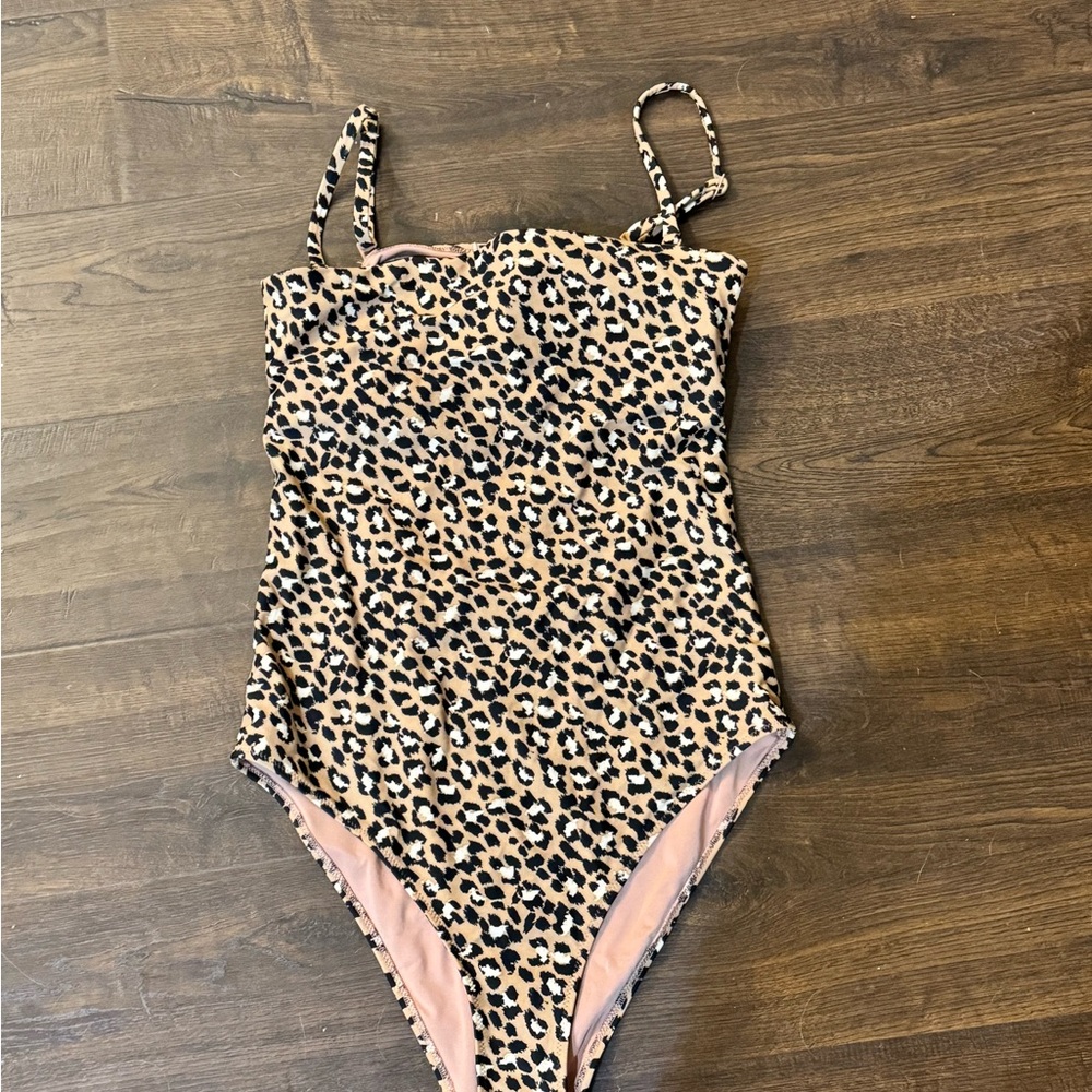 Aerie Leopard Print One-Piece Swimsuit size medium